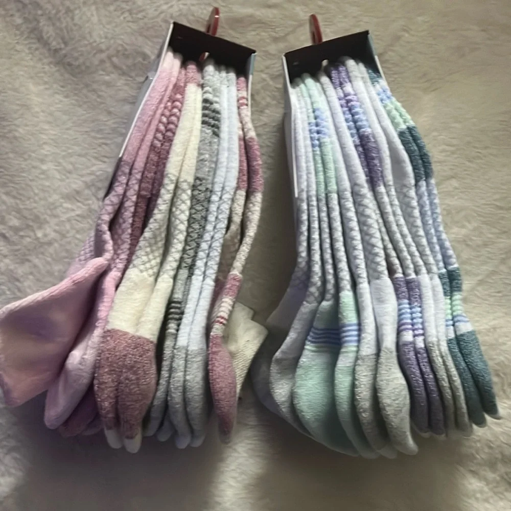 New Reebok Socks - Picture 3 of 4
